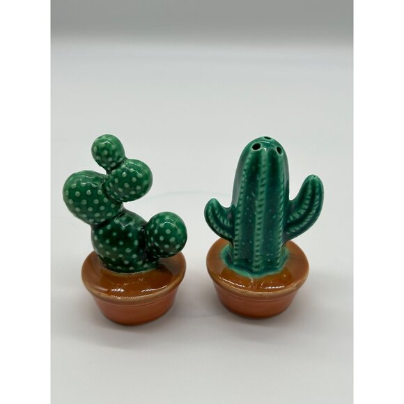 Desert Cactus In Pot Salt & Pepper Shakers 3 1/4" Tall Southwest - Picture 11 of 13